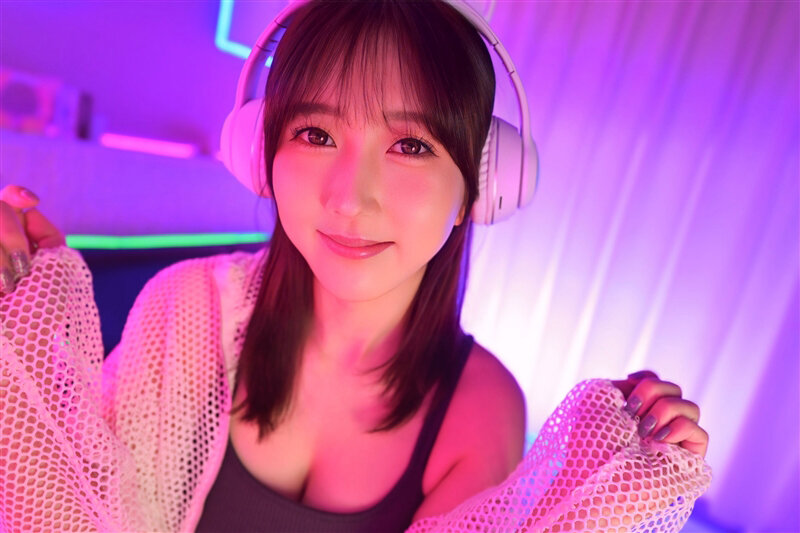 【VR】絶倫ゲーム配信者 @hibiki の裏アカ特定！DMしたらワンナイトOK 彼女のプライベートルームでリアルチン凸体験できちゃいました！！ 画像5